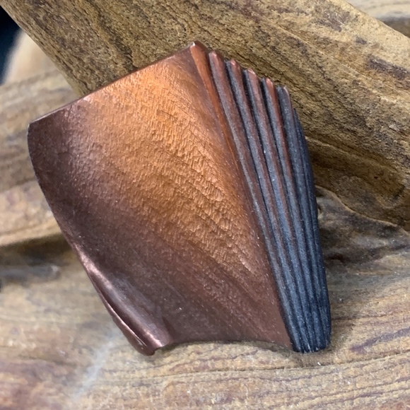 Designer Pin - Picture 2 of 5